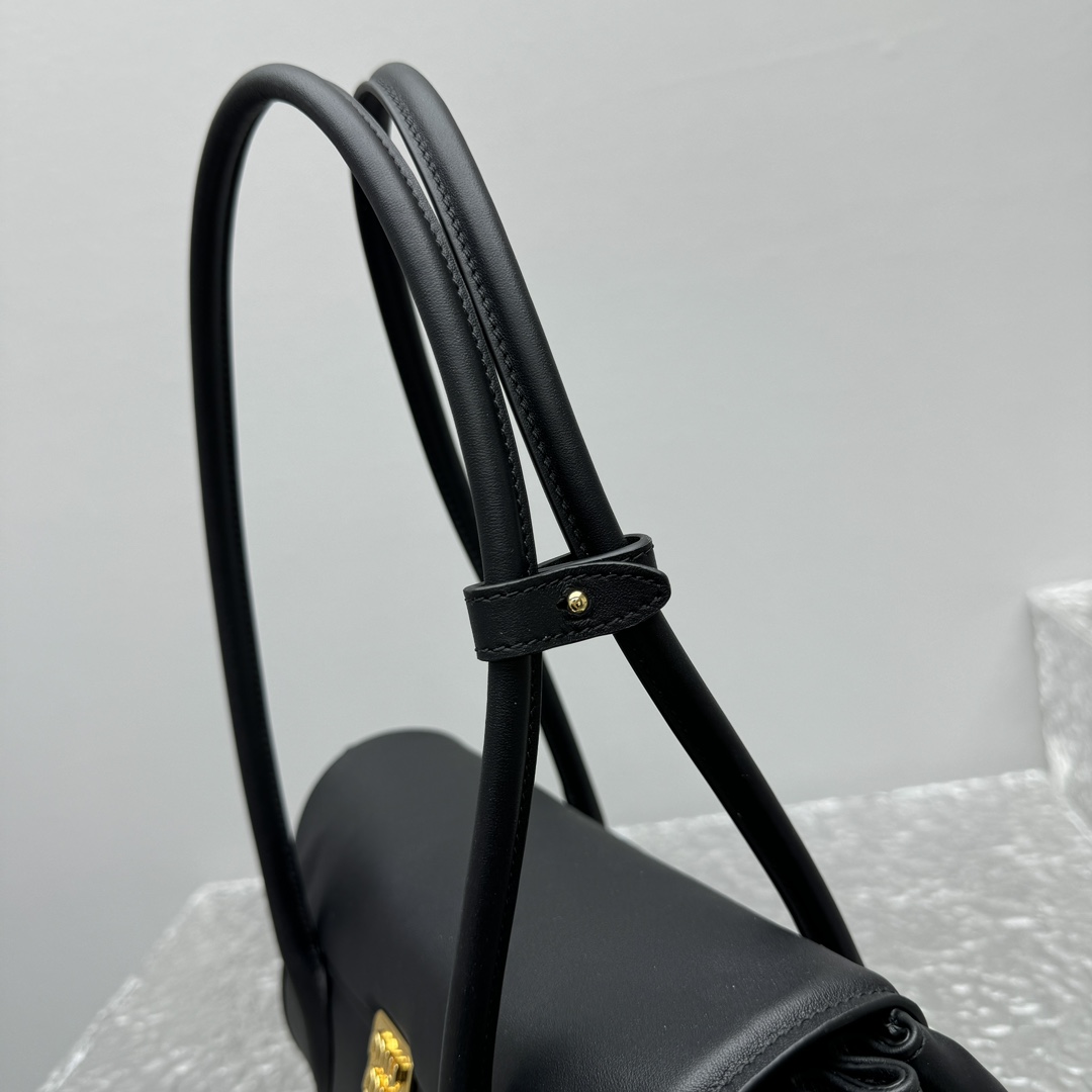 M1um1u leather shoulder bag -28.5*8*17cm