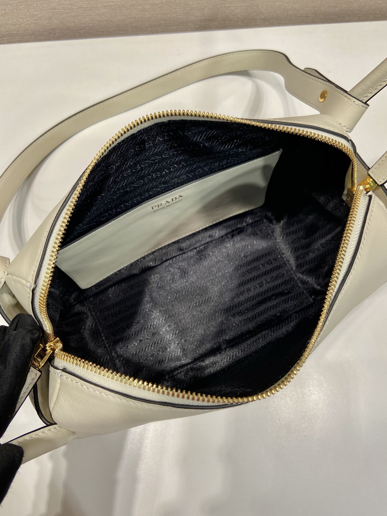 Pra*a women leather handbag -1ba451-25*18*10cm