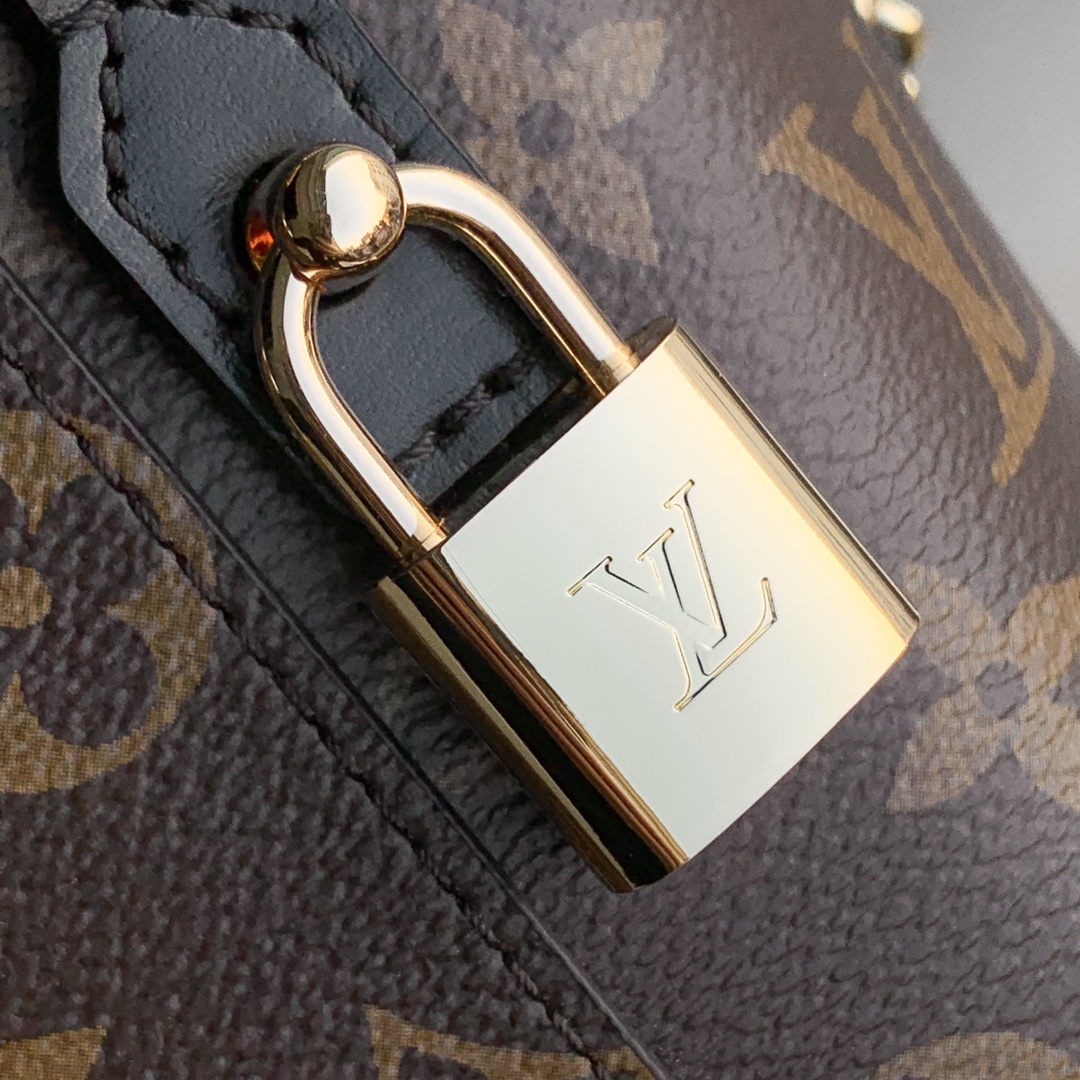 l0vis Vvtt0n vanity chain pouch-11 x 13 x 19cm