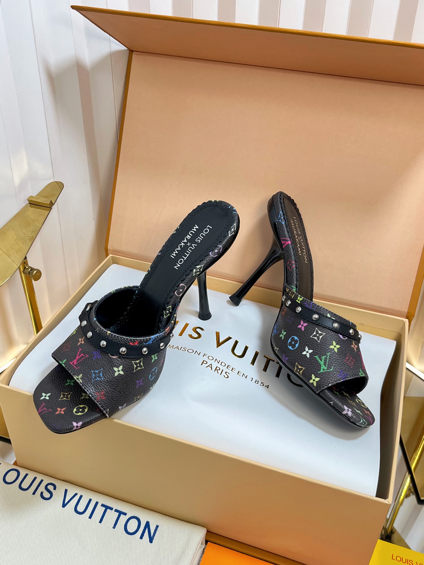 l0vis Vvtt0n sandals-9cm