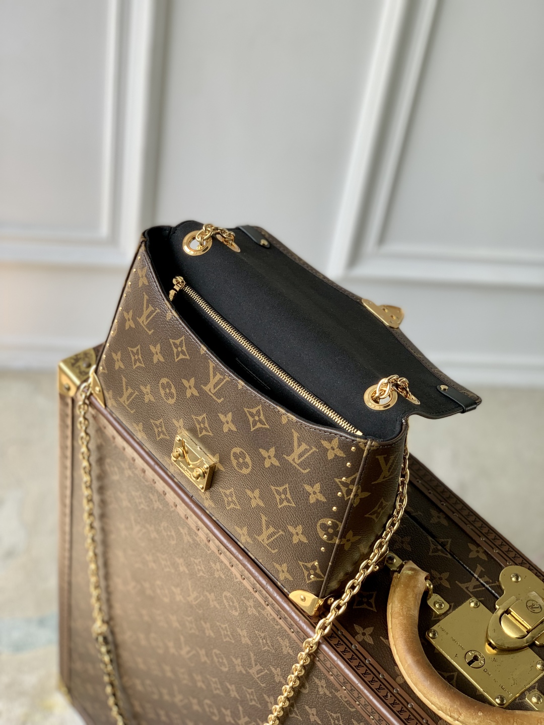 l0vis Vvtt0n trunkie monogram - women - handbags -27 x 16 x 8cm
