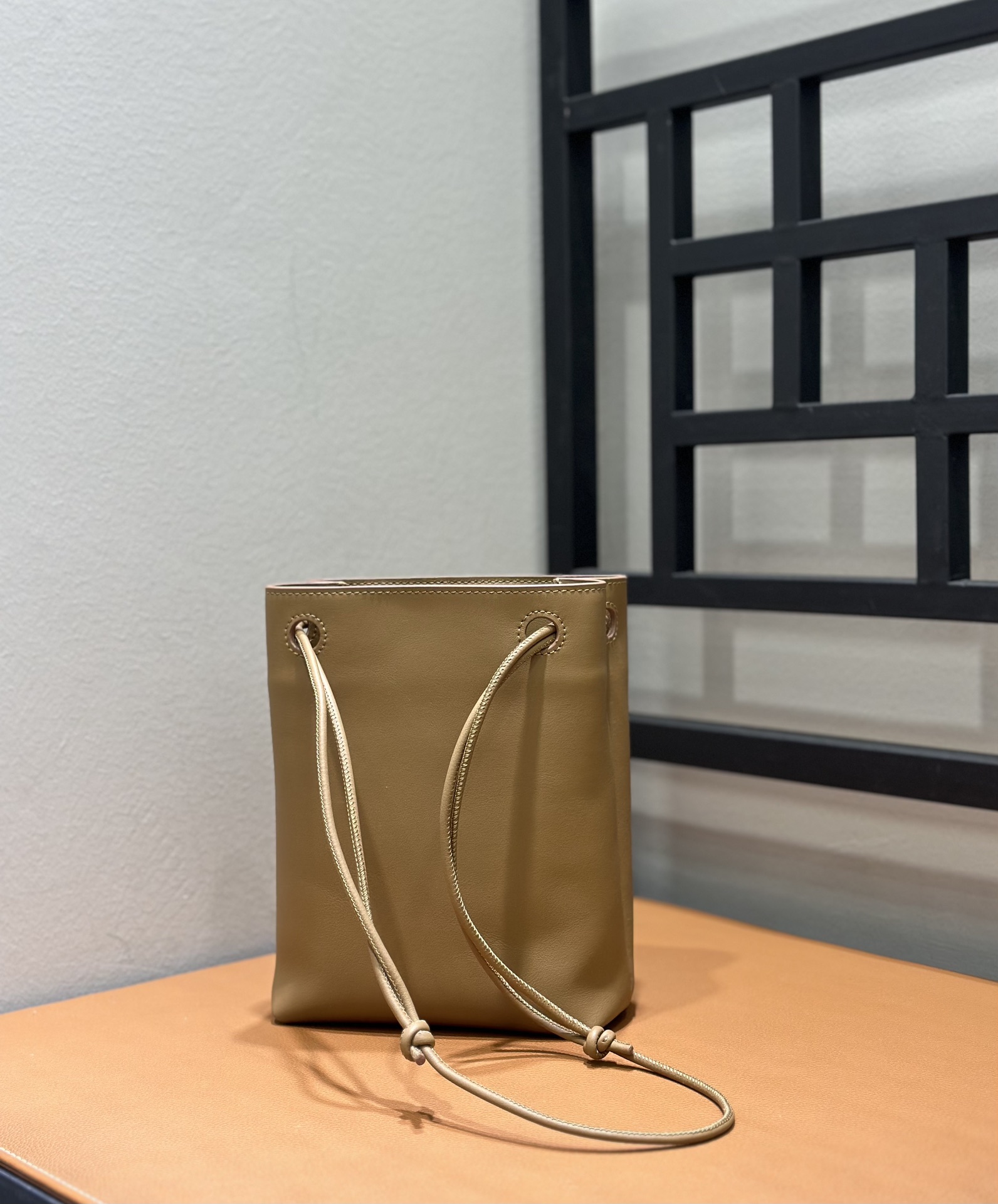 Lowee Pebble Bag-17*7*21.5CM