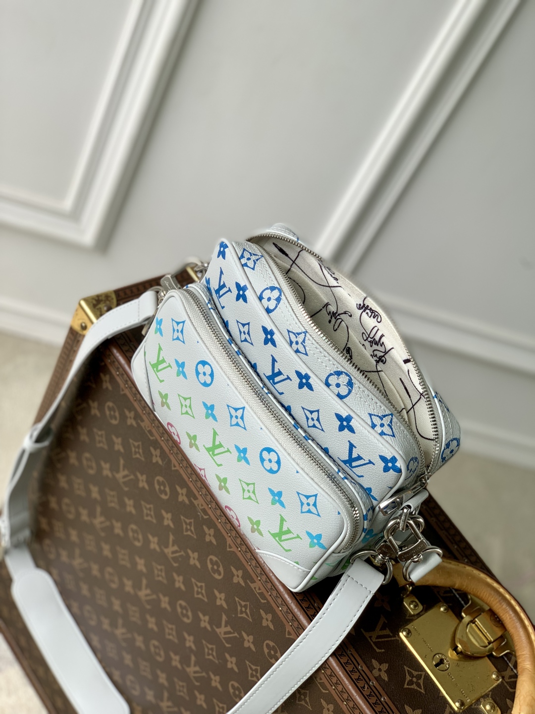 l0vis Vvtt0n nil bag m13897-25*17.5*11cm