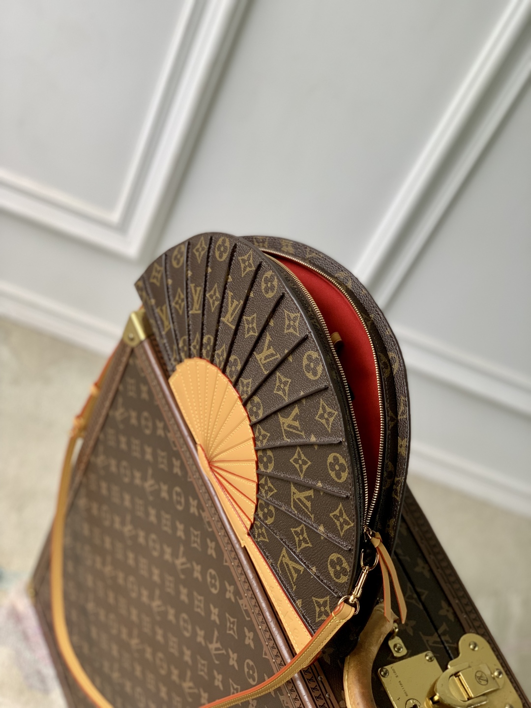 l0vis Vvtt0n fan bag-19 x 6 x 37cm