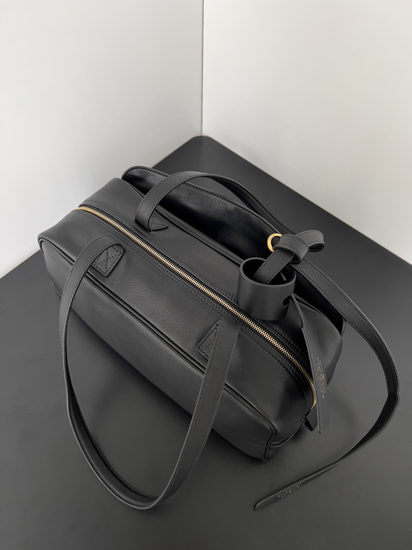 Ba1en*iaga carrie bag-30.9*11.9*11.9cm