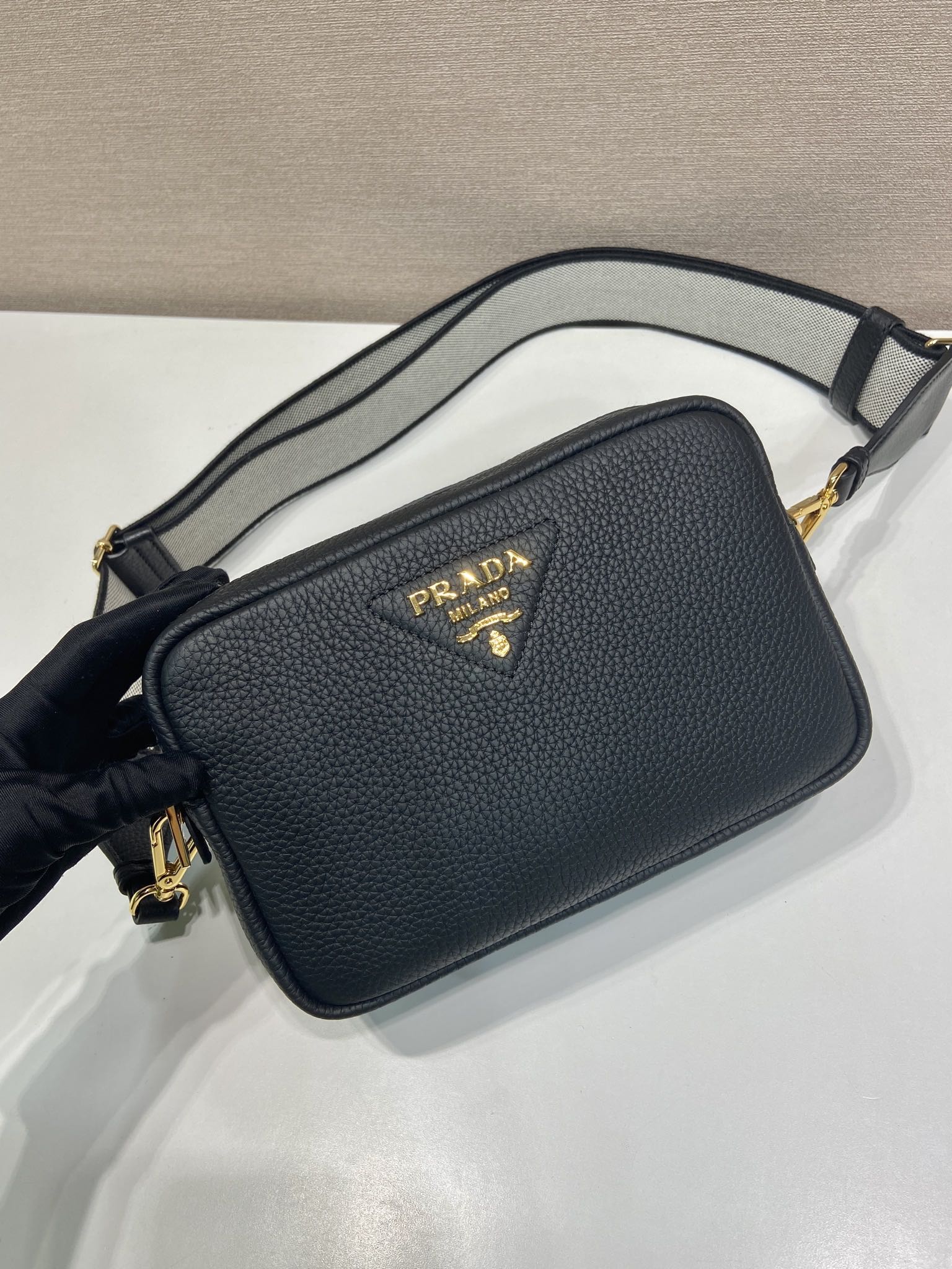 Pra*a 1bd082 messenger bag-22*14*8cm