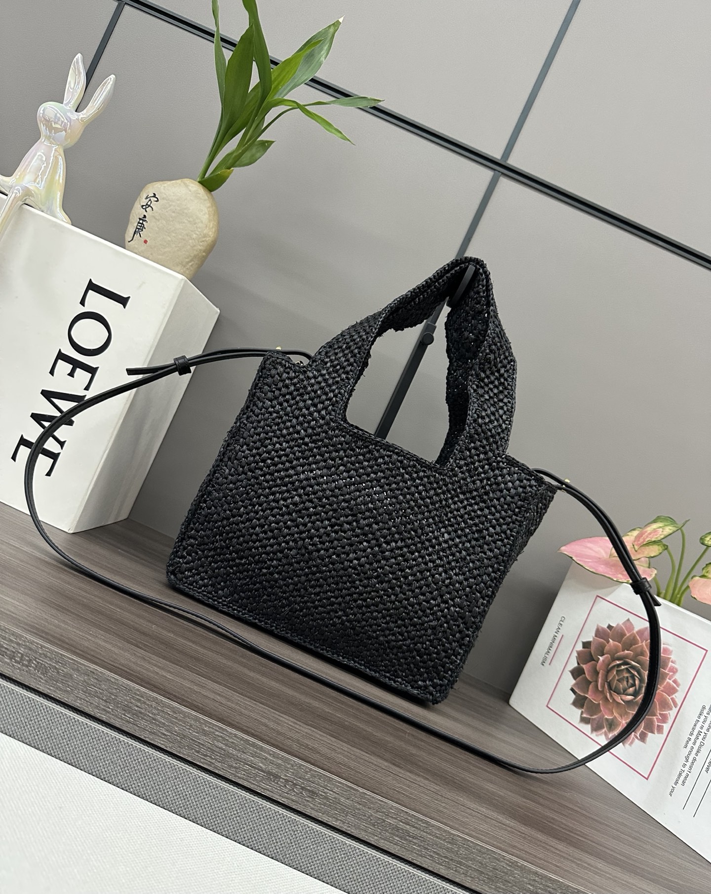 Lowee Raffia Font Tote Bag-24✕11✕19.5CM