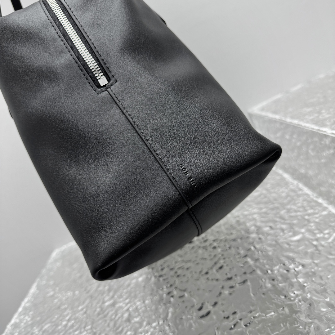 The R0w henri bag-30*24*15.5cm