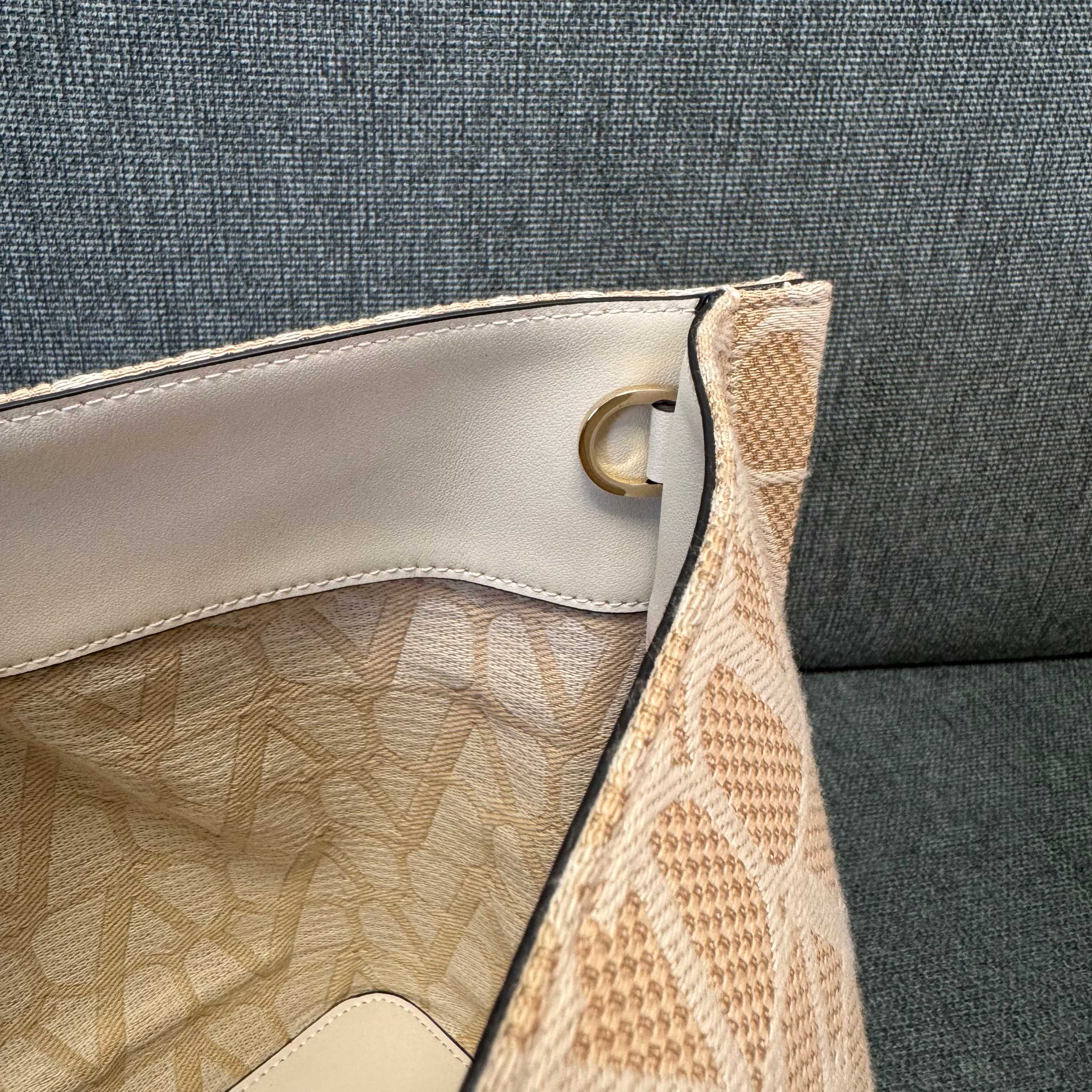 Va1e*ntin0 garavani toile iconographe raffia tote bag