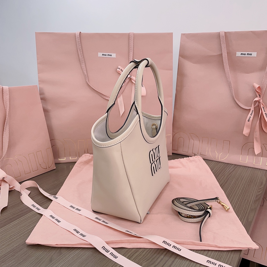 M1um1u lvy tote-23x13x7cm