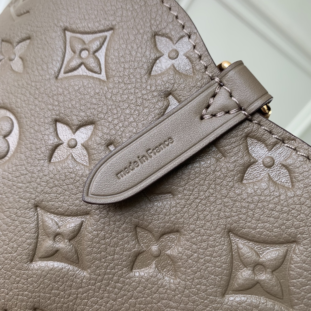 l0vis Vvtt0n monogram empreinte-22 x 15 x 40cm