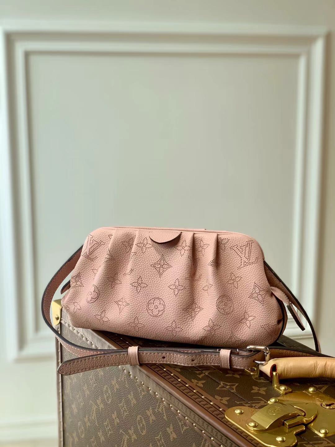 l0*is V*t0n scala handbags-23*12.5*5cm