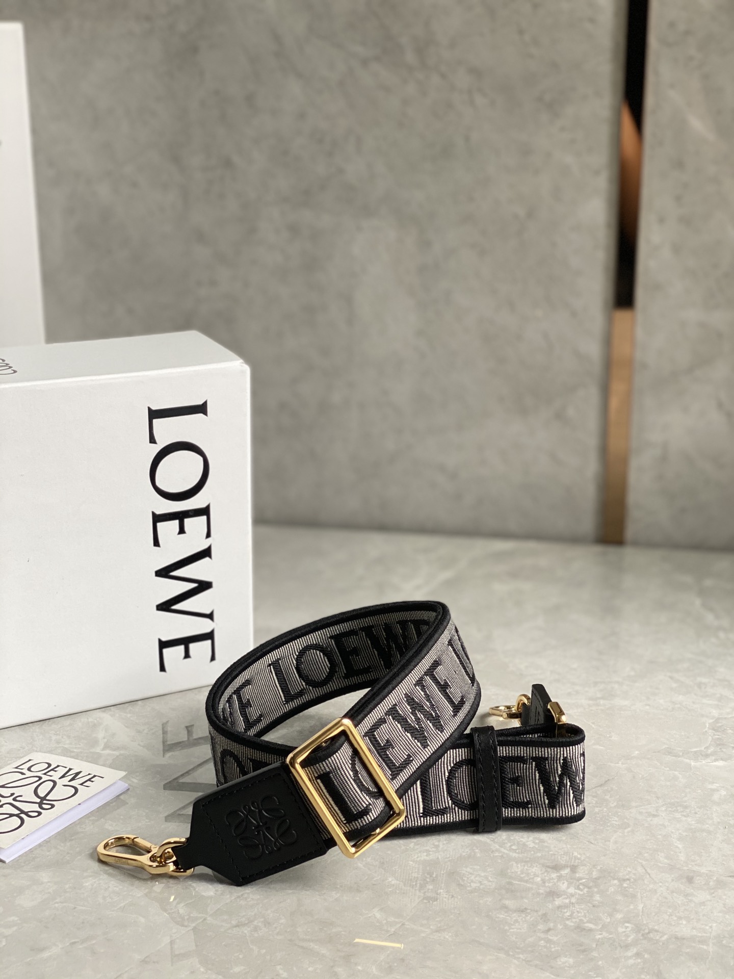 L0ew* straps