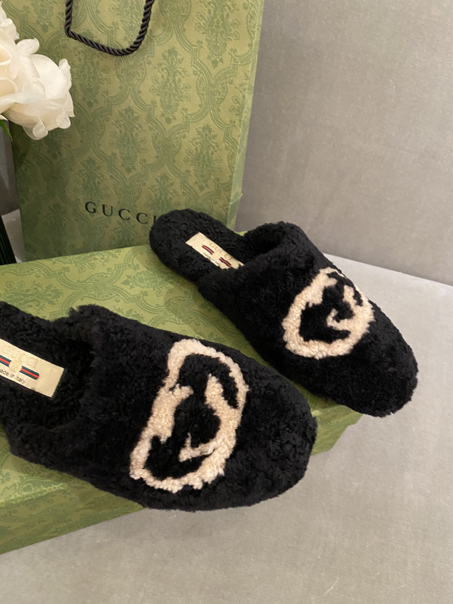 G*u*i loafers