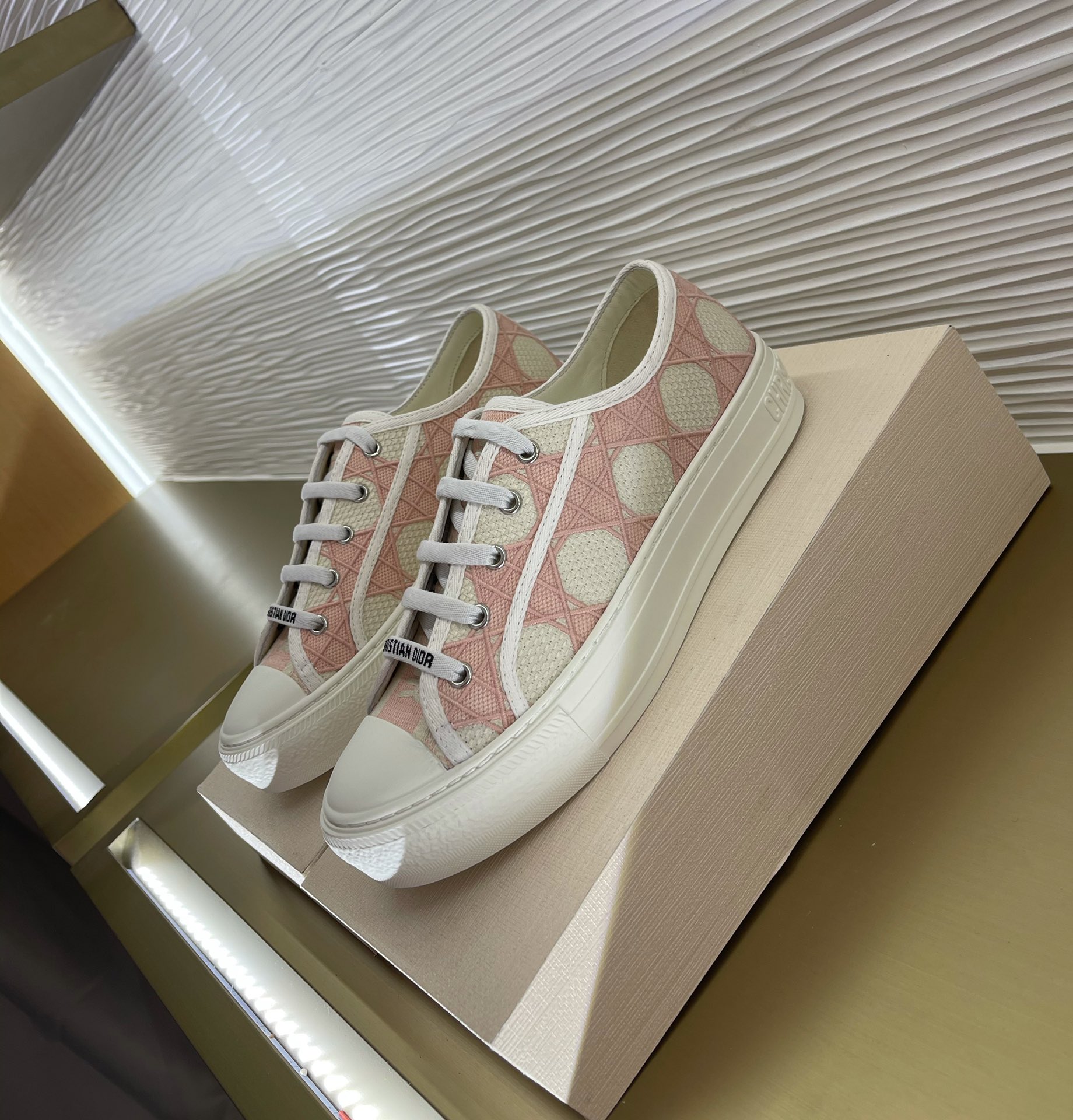 D*or sneakers