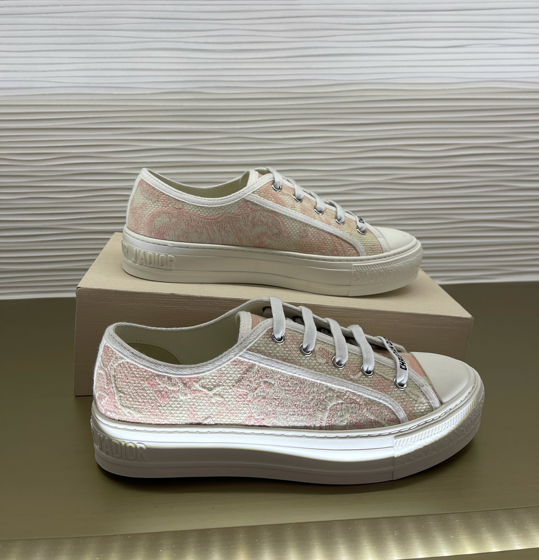 D*or sneakers